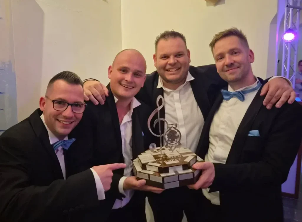 ‘De Joeksmobiel” wint Wiener Leedjes Festival